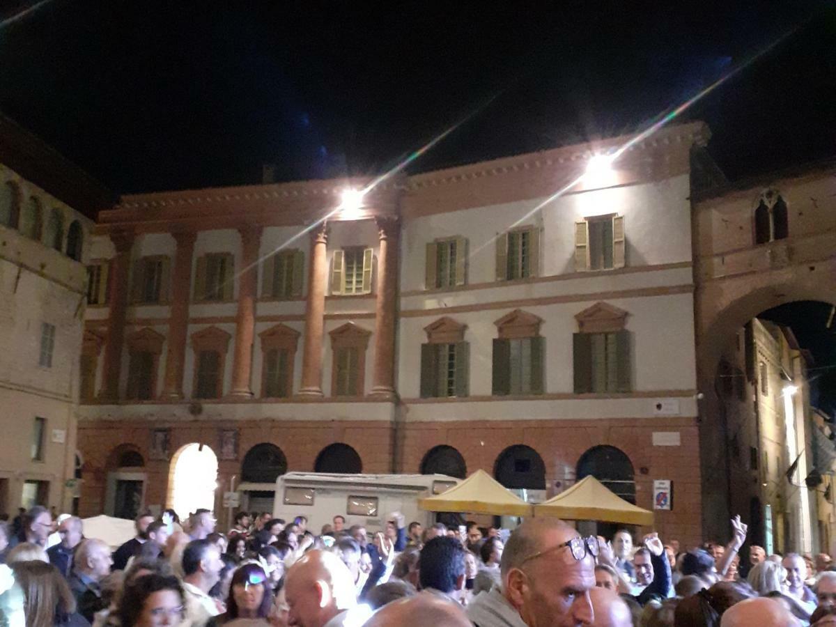 La Casa Di Miri Apartment Foligno Luaran gambar
