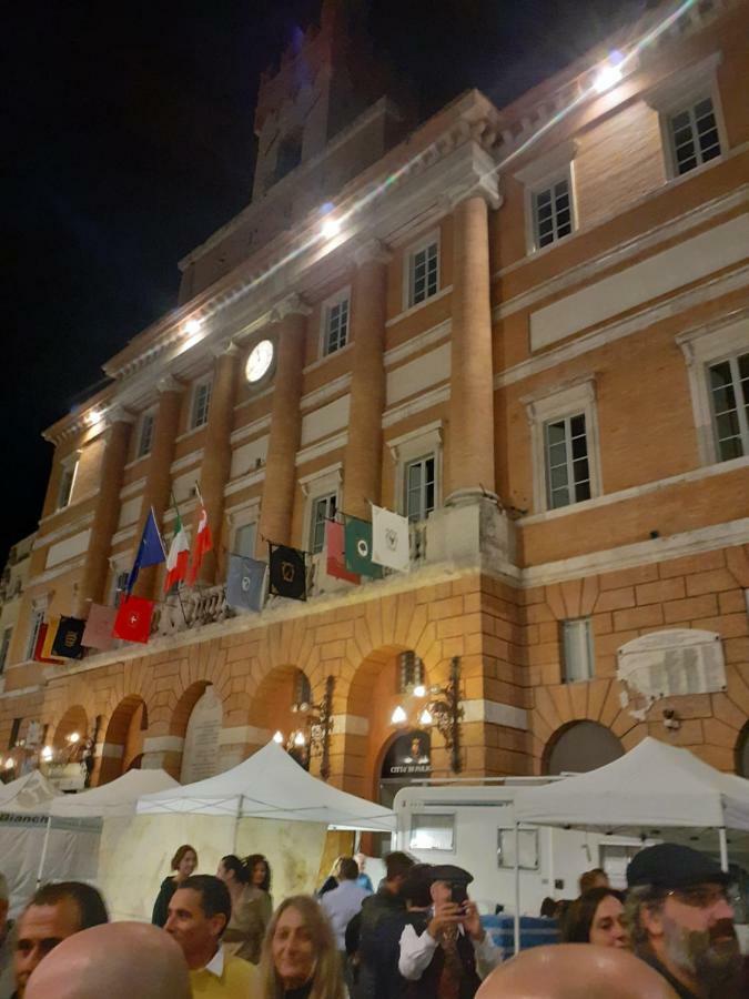 La Casa Di Miri Apartment Foligno Luaran gambar